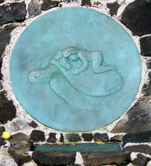 Turtle Artwork at Punaluu Beach