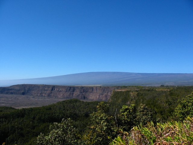 Mauna Loa in background